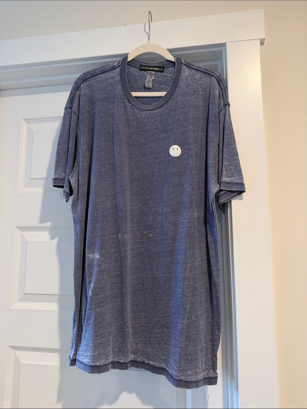 Lulusimonstudio distressedsmiley tee